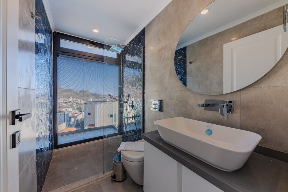 bathroom remodeling service in Colorado